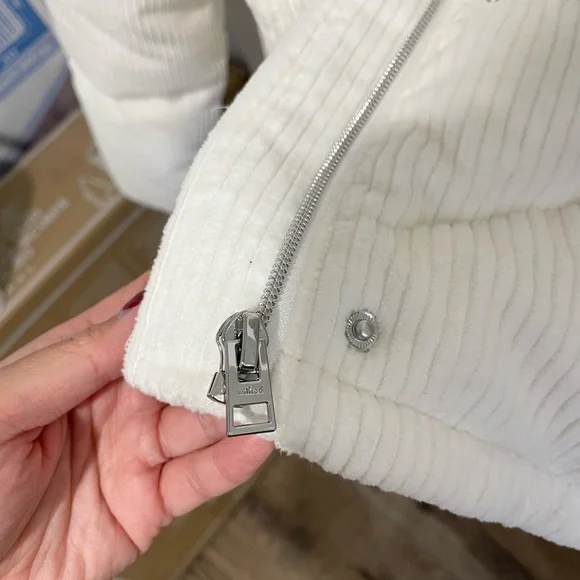 *SOLD* Aritzia Cream Bomber Jacket - Picture 5 of 10